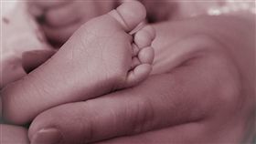 媽媽和小孩示意圖／pixabay