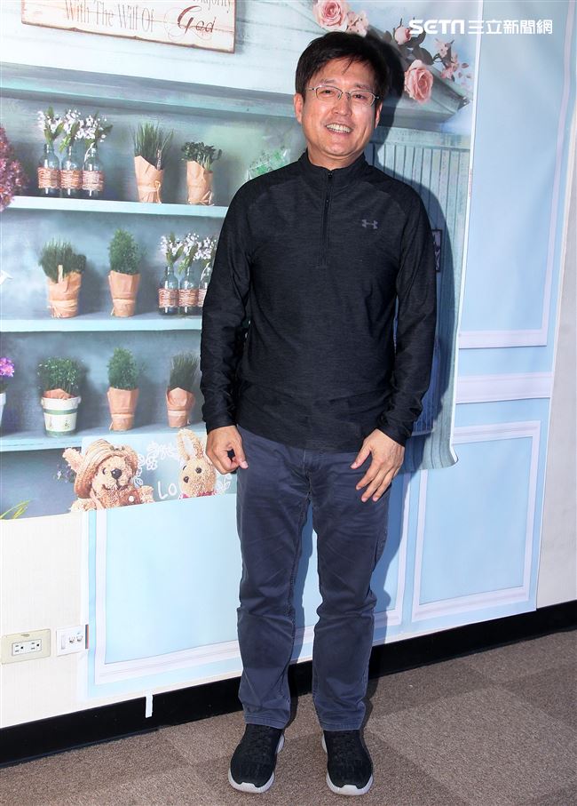 檢場接受三立新聞網專訪。（記者邱榮吉/攝影）