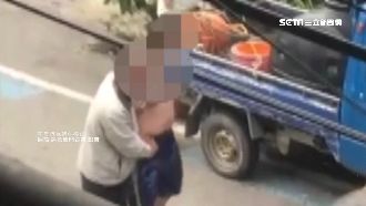 醉男裸上身鬧事！狂飆三字經辱罵老伯