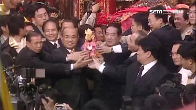 大甲媽「扶轎政治學」　藏坐大位玄機