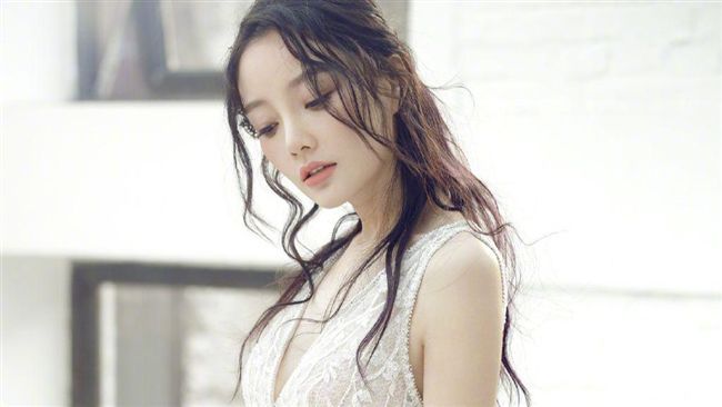 影后偷吃怪綠帽尪！牽女兒蒙面現身