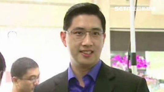 卸任陳敏薰未婚夫　白育名牽醉妻回家