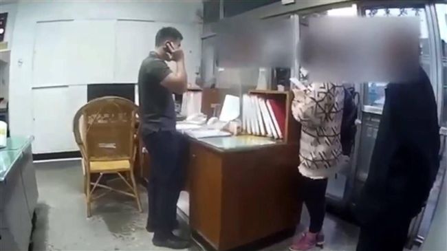 「請圓亡母的夢」7旬翁下跪磕頭謝警