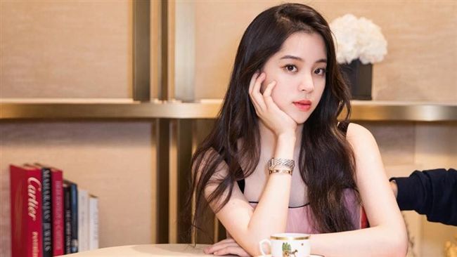 娜娜獲讚做大事！網酸：要舔台幣了嗎