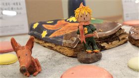 新竹縣竹北市新瓦屋或者書店31日舉辦台灣首屆國際吃書節，邀多位糕點業者將知名小說「小王子」故事內容轉化成可食的糕點，盼讓民眾知道「原來書也可以這麼有趣」。中央社記者魯鋼駿攝　108年3月31日