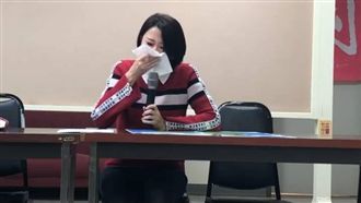 公布LINE截圖　王鴻薇淚嗆費鴻泰