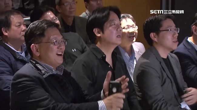 搶攻年輕票　賴改穿搭、與館長直播