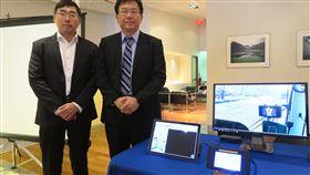 ★工研院智慧道安警示系統  角逐愛迪生獎工研院開發iRoadSafe智慧道路安全警示系統，入圍美國愛迪生獎決選，工研院資通所車載資通訊與控制系統組組長蔣村杰（右）、副組長鄭安凱（左）將出席頒獎典禮。中央社記者尹俊傑紐約攝  108年4月4日