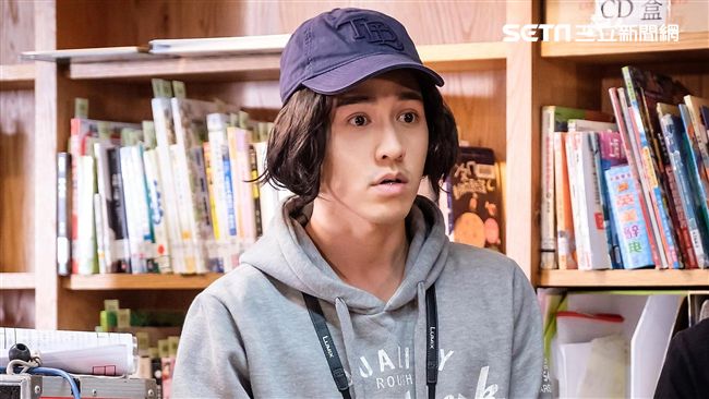 頂豬哥亮頭當導演　男星自嘲：像耶穌