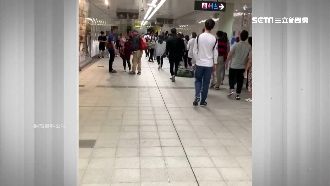 廁所等太久爆氣　2男捷運站大罵叫囂