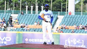 富邦悍將洋投索沙。（圖／記者王怡翔攝影）