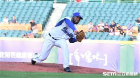 富邦悍將洋投索沙。（圖／記者王怡翔攝影）