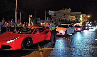 墾丁超跑車隊遊街　警開出71張罰單