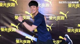 宥勝、劉艾立出席螢光夜跑。（圖／喜鵲提供）