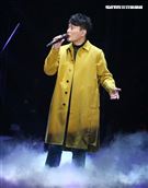 情歌王子張信哲以「未來式」巡迴演唱會，（6）日2度攻進台北小巨蛋，人氣依然強強滾。（記者邱榮吉/攝影）