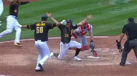 ▲Cervelli從一壘奔回本壘。（圖／翻攝自美國職棒官網畫面）