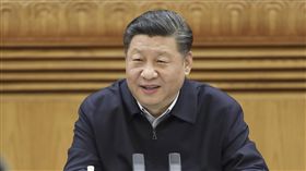 緊抓意識形態　習近平：思想政治課從娃娃抓起中共總書記習近平18日在北京親自主持全國思想政治理論課教師座談會，要求必須培養「一代又一代」擁護中共領導的人才，且要「旗幟鮮明地從娃娃抓起」。圖為習近平主持座談會。（中新社提供）中央社　108年3月18日