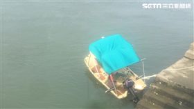 台北市延平北路九段夫婦駕駛小艇翻覆現場（讀者提供）