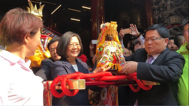 請大甲媽上轎　蔡：感受媽祖無私精神