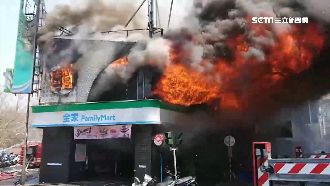 台南商圈大火燒5棟！髮廊、超商全毀