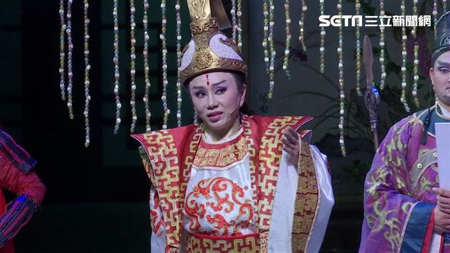 孫翠鳳驚傳昏倒送醫　女兒代母上陣