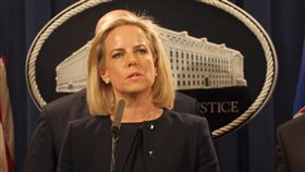 國土安全部長尼爾森國土安全部長尼爾森28日表示，華為經營涉嫌違反美國對伊朗的制裁，危害美國國家安全，執法單位會追究華為。中央社記者鄭崇生華盛頓攝  108年1月29日