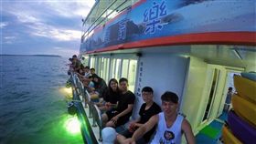 ▲出海釣魚體驗-澎湖夜釣小管。（圖／Tripbaa趣吧！亞洲自由行專家）