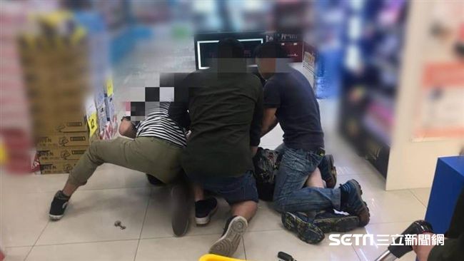 變態出沒台中賣場！8歲女童遭男舔腳