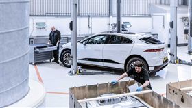 ▲Jaguar Land Rover以回收鋁件打造I-Pace電動車。（圖／翻攝網站）