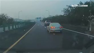 趕上班連超5車！駕駛失控自撞護欄