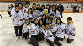 中華台北成人女子冰球隊在世界盃奪冠。（圖／取自中華民國冰球協會粉絲團）