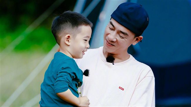 《爸爸6》被消失！陳小春鬆口回應了