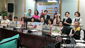 台北市衛生局今日表示，將於今年9月起首創開辦免費「網路美食外送平台從業人員食安講習」。（圖／記者楊晴雯攝）