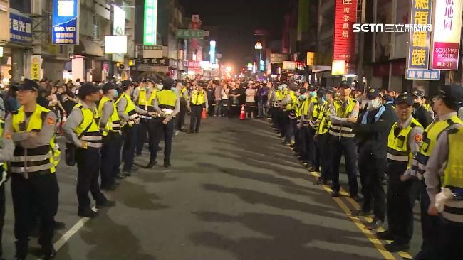 白狼扛轎害衝突？方仰寧坐鎮破功