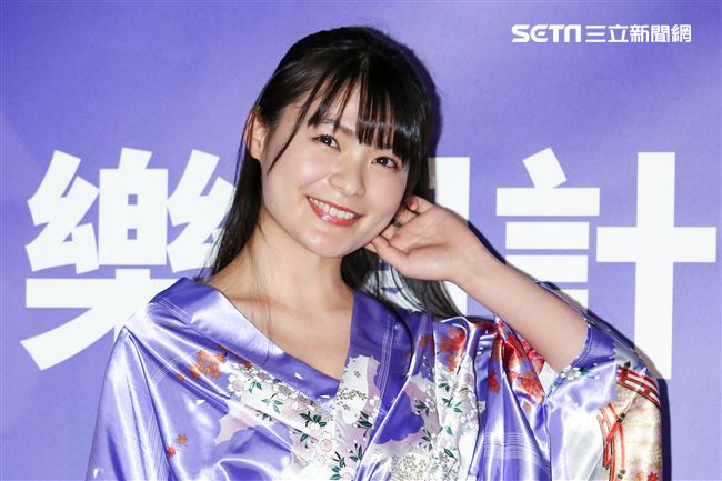 日本寫真女星「星名美津紀」來台代言區塊鏈企業活動。（記者林士傑/攝影）