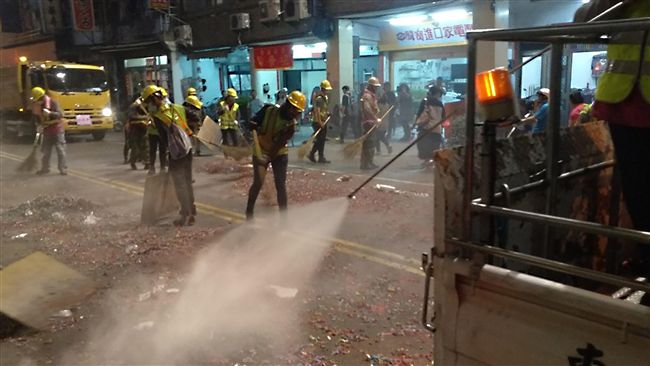 大甲媽遶境！中市府出動3千志工掃街