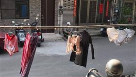 鄰居嬤每天「內褲布拉甲」曬他家門口　男一聽理由無奈：我不想眼瞎阿(圖/爆怨公社)