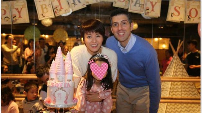 梁詠琪4歲混血女兒曝光！網狂喊岳母