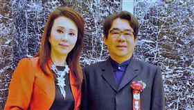 看著老婆孫翠鳳身體出狀況，陳勝福相當不捨。（圖／翻攝自臉書）