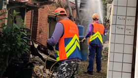 台南市登革熱防治中心8日公布台南市今年第14例境外移入登革熱病例，並已完成病患居住地周圍環境化學防治及孳生源清除工作。（台南市衛生局提供）中央社記者楊思瑞台南傳真　108年4月8日