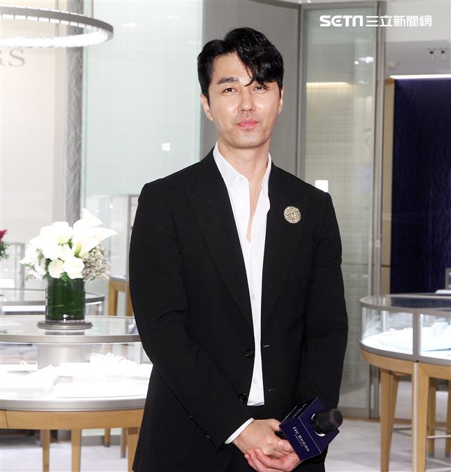 韓星車勝元台北精品店開幕剪綵。（記者邱榮吉/攝影）