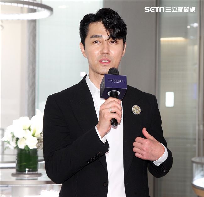 韓星車勝元台北精品店開幕剪綵。（記者邱榮吉/攝影）