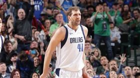 ▲諾威斯基在效力達拉斯超過20個年頭。（圖／翻攝自NBA推特）