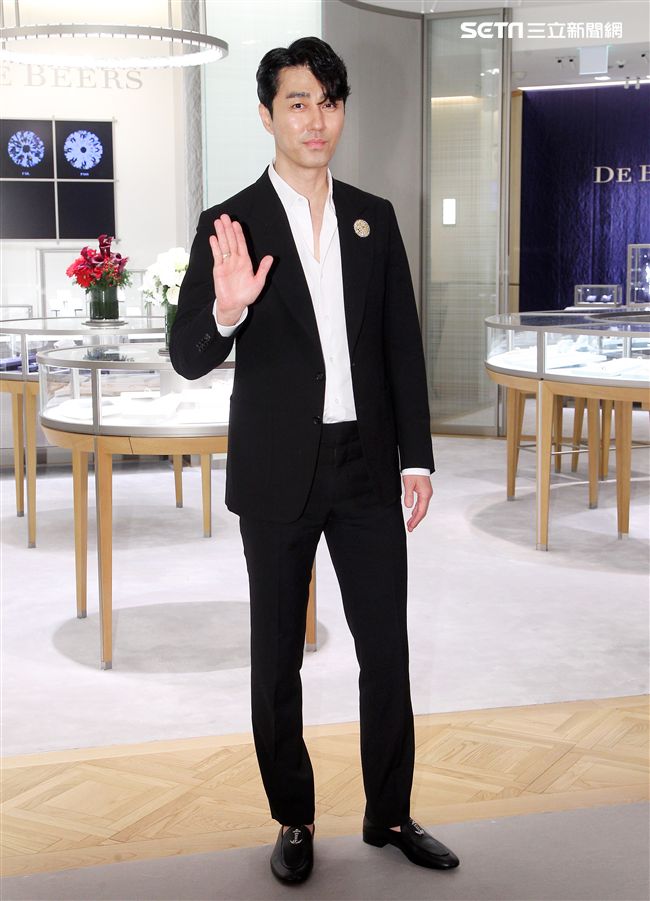 韓星車勝元台北精品店開幕剪綵。（記者邱榮吉/攝影）