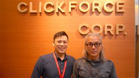 智威湯遜首席創意長常一飛(右)與域動行銷事業發展群副總經理薛祖淇(左)合影