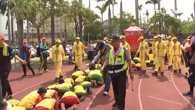 好威！首次瘋媽祖「稜轎腳」竟這fu