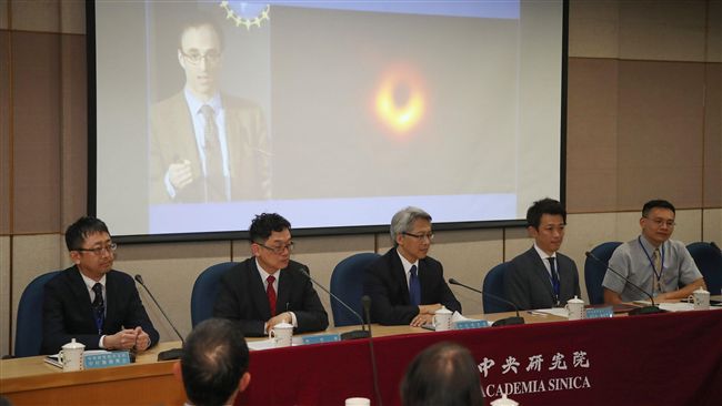 黑洞引力強光線無法穿透　觀測難度高