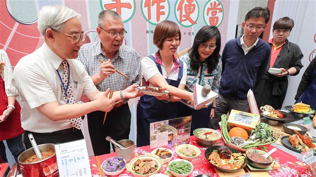台北傳統市場節登場　手作便當吸睛