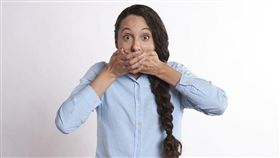 嘴巴，笑容，講話，遮住,秘密（圖／翻攝自pixabay）