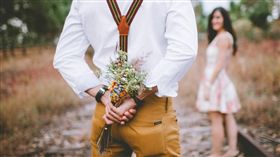  示意圖/情侶/戀愛/男女/親密行為（圖／翻攝自pixabay）